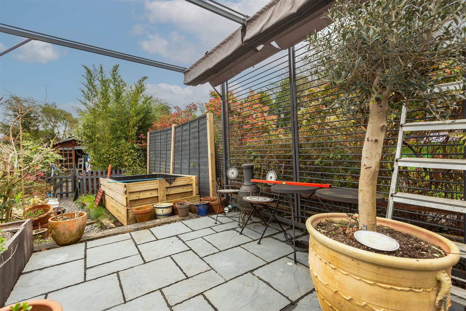 Carmarthen Road, Fforestfach, Swansea, SA5 4BR